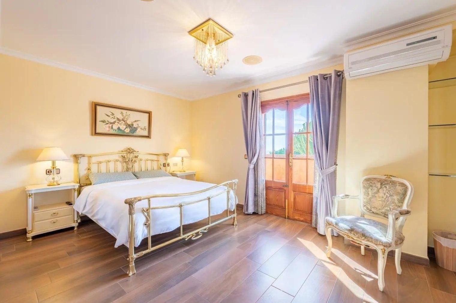 Hervorragende Auf Einem Huegel Mit 360-grad-blick Ueber Zwei Buchten Vakantiehuis Alcúdia