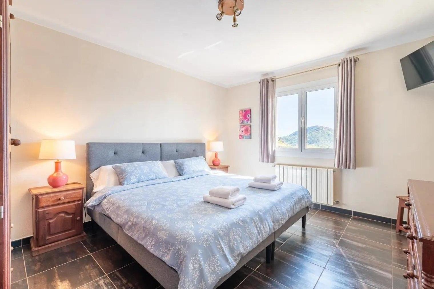 Hervorragende Auf Einem Huegel Mit 360-grad-blick Ueber Zwei Buchten Holiday home